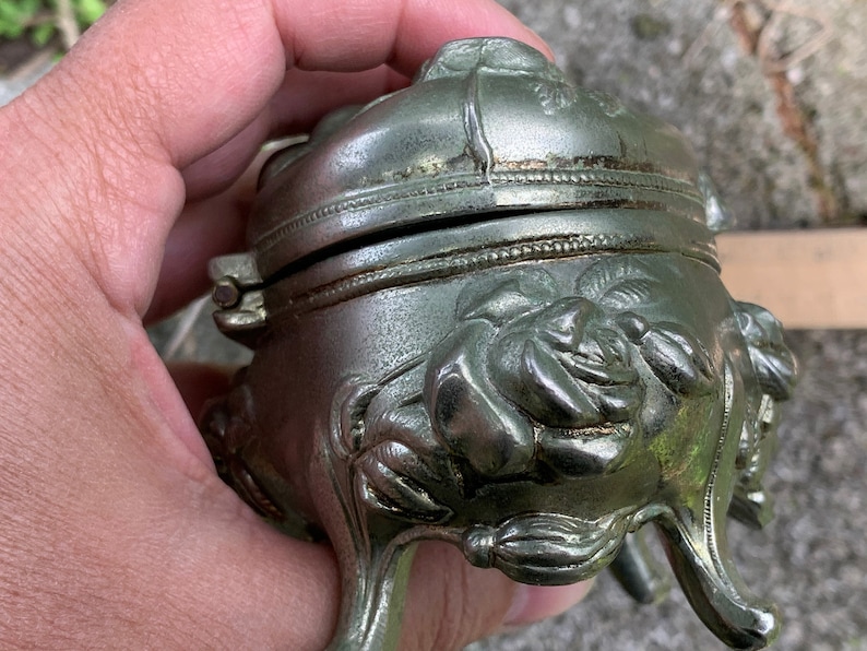 Antique Vintage Art Nouveau Jewelry Box relief roses Casket- Footed Hinged Lid 4.5 x 3.25 x 3.5 silver color cast metal