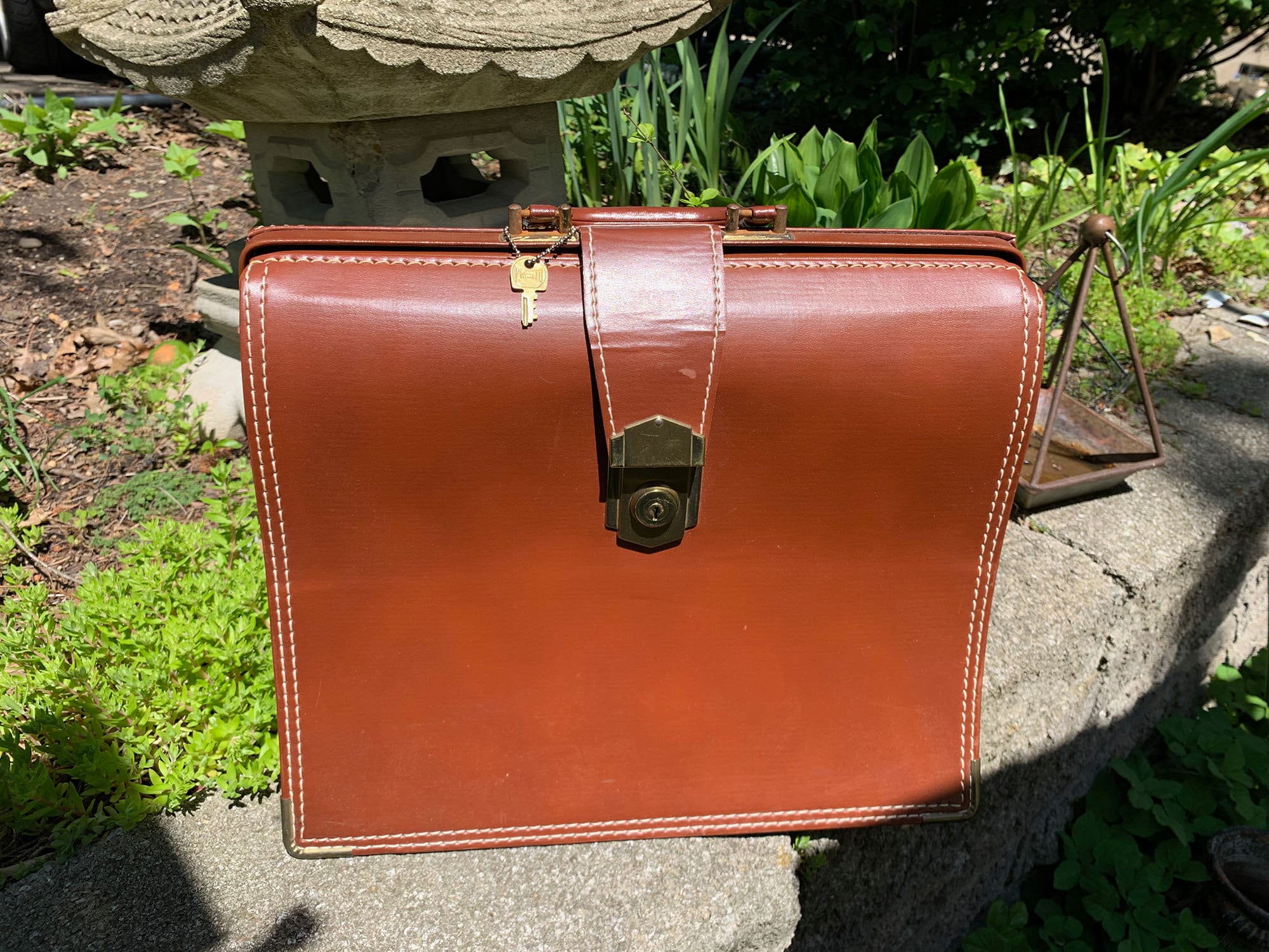 Vintage Wilson's Leather Briefcase Attaché Brown Handle & 2 Straps Lock  with Key