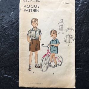 Wzór na bluzkę i spodenki dla chłopców z lat 50. // Vogue 2472 > Rozmiar 3 lata > niekompletny, ale spójrz na ten rower!