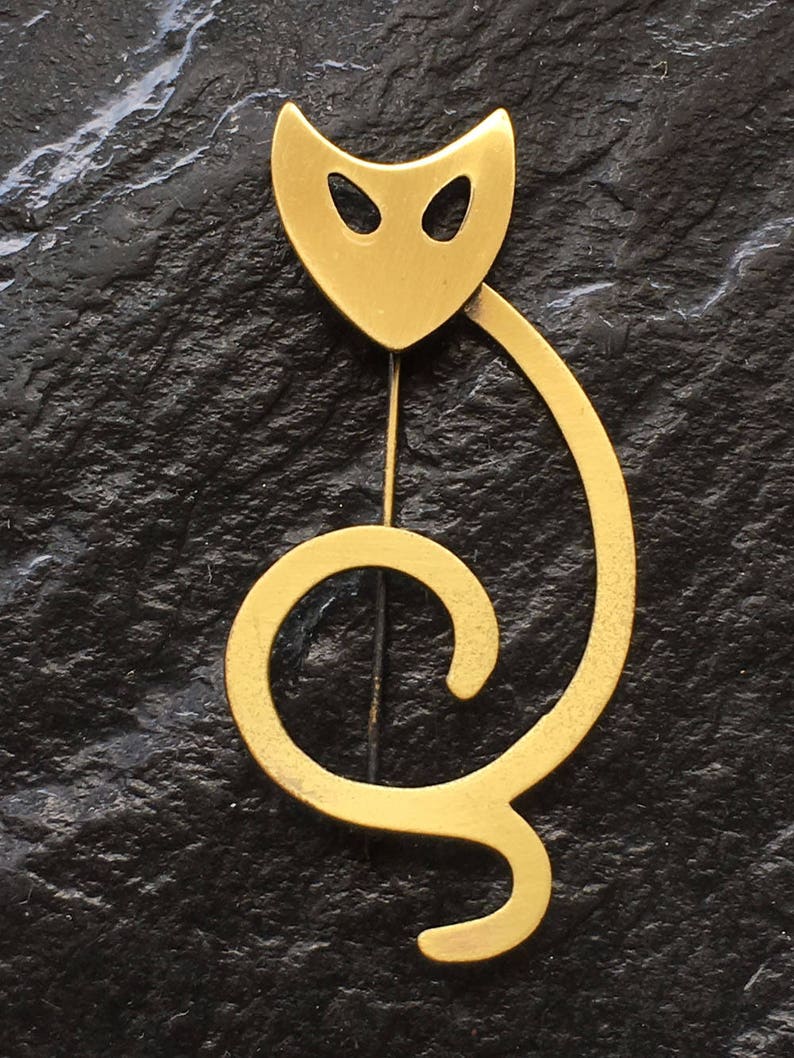 Vintage Mid-Century Modern Kitty Cat Pin 2 12 brass color Excellent