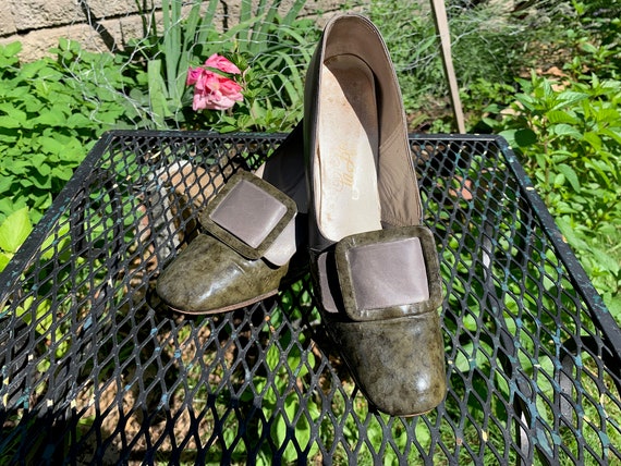 Vintage 1960s Olive Green & Grey Shoes by La Bell… - image 3