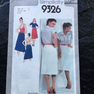 Vintage 1970s Front-Wrap Slim Skirt Pattern // Simplicity 9326, Size 10 &gt; Unused