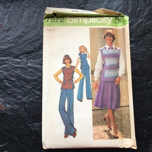 Vintage 1970s Misses&#39; Bias Skirt, Pants and Reversible Tunic Pattern // Simplicity 7572 &gt; Size 14 &gt; Young Contemporary Fashion &gt; Unused