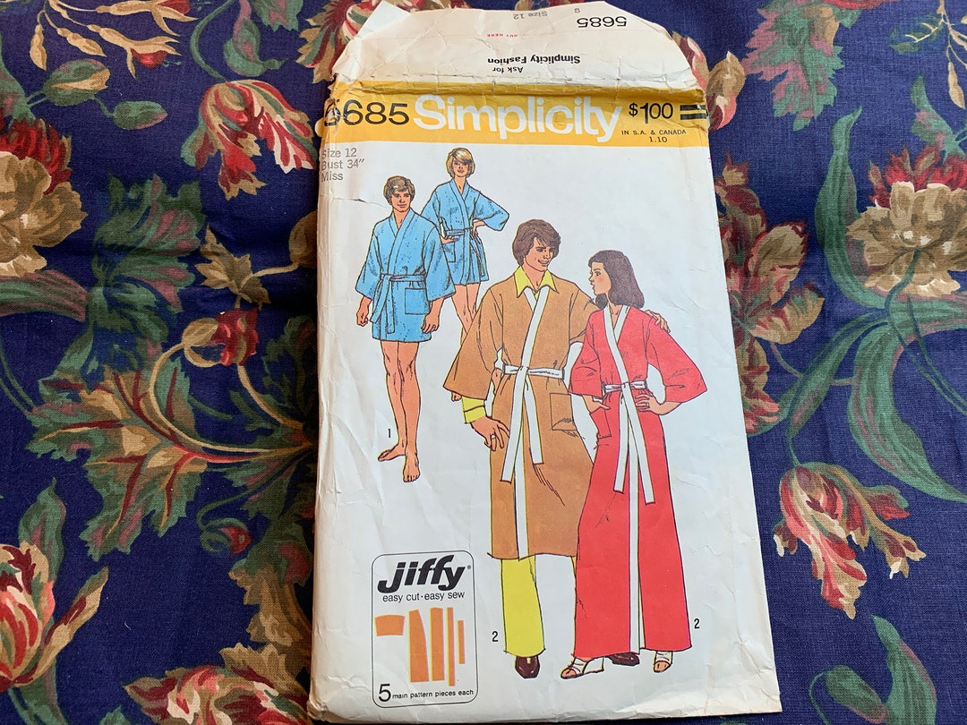 昔の花嫁衣裳 Vintage 1970s-1980s Kimono Robe in Two Lengths Pattern