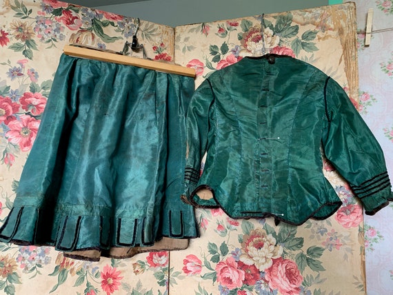 Antique Mid 1800s Green Silk Child's Dress // Vic… - image 3