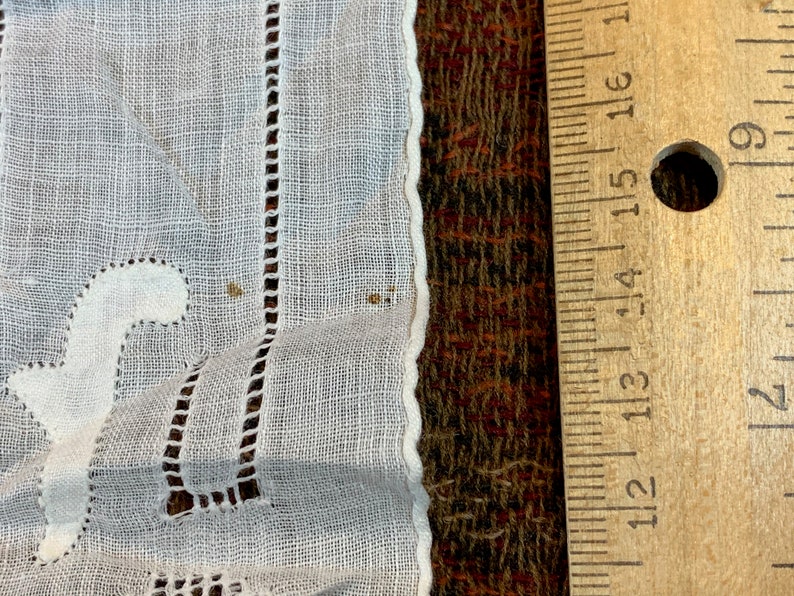 Vintage White on White Linen Handkerchief 10.5 square drawnwork and appliqu\u00e9