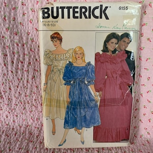Puede incluir: Patrón de costura vintage para un vestido con cuello fruncido y cinturón. El patrón es de Butterick y es para las tallas 6-8-10. El patrón se titula "Joni Raye Fallon".