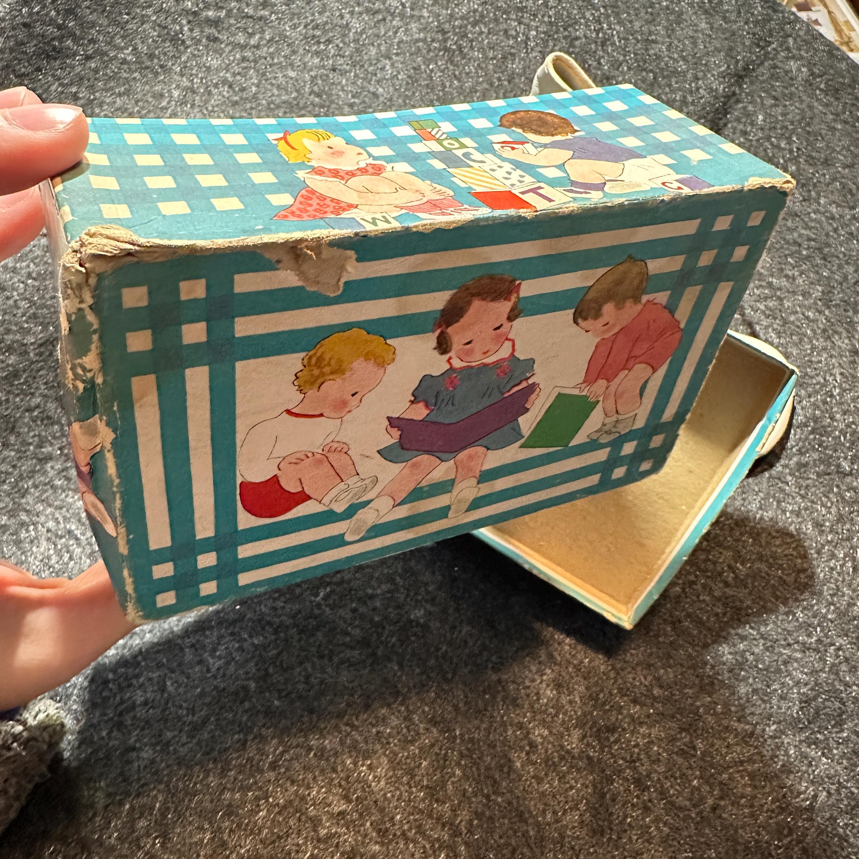 Antique Vintage 1930s Bouncing Baby Shoe Box & Shoes // 4