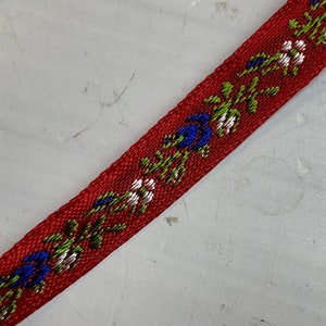 Vintage Floral Jacquard Ribbon Tape // 3/8" > Unused > cherry, candy apple red, white, blue, green flower garland