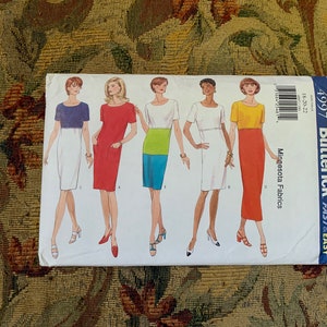 1990s Misses&#39; Dress Pattern // Butterick 4997 &gt; plus Sizes 18-20-22 &gt; semi-fitted sheath style, pockets &gt; Unused
