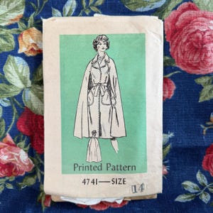 Vintage 1970s Cape Coat Pattern // Anne Adams Mail Order Pattern 4741 > Size 14 > Unused Uncut > pockets, notched collar
