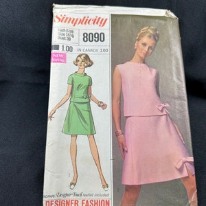 1980s Misses&#39; Designer Fashion Two Piece Dress Pattern // Simplicity 8090 &gt; Size 16 1/2, bust 39 &gt; Unused &gt; waist slit, bow, princess suit