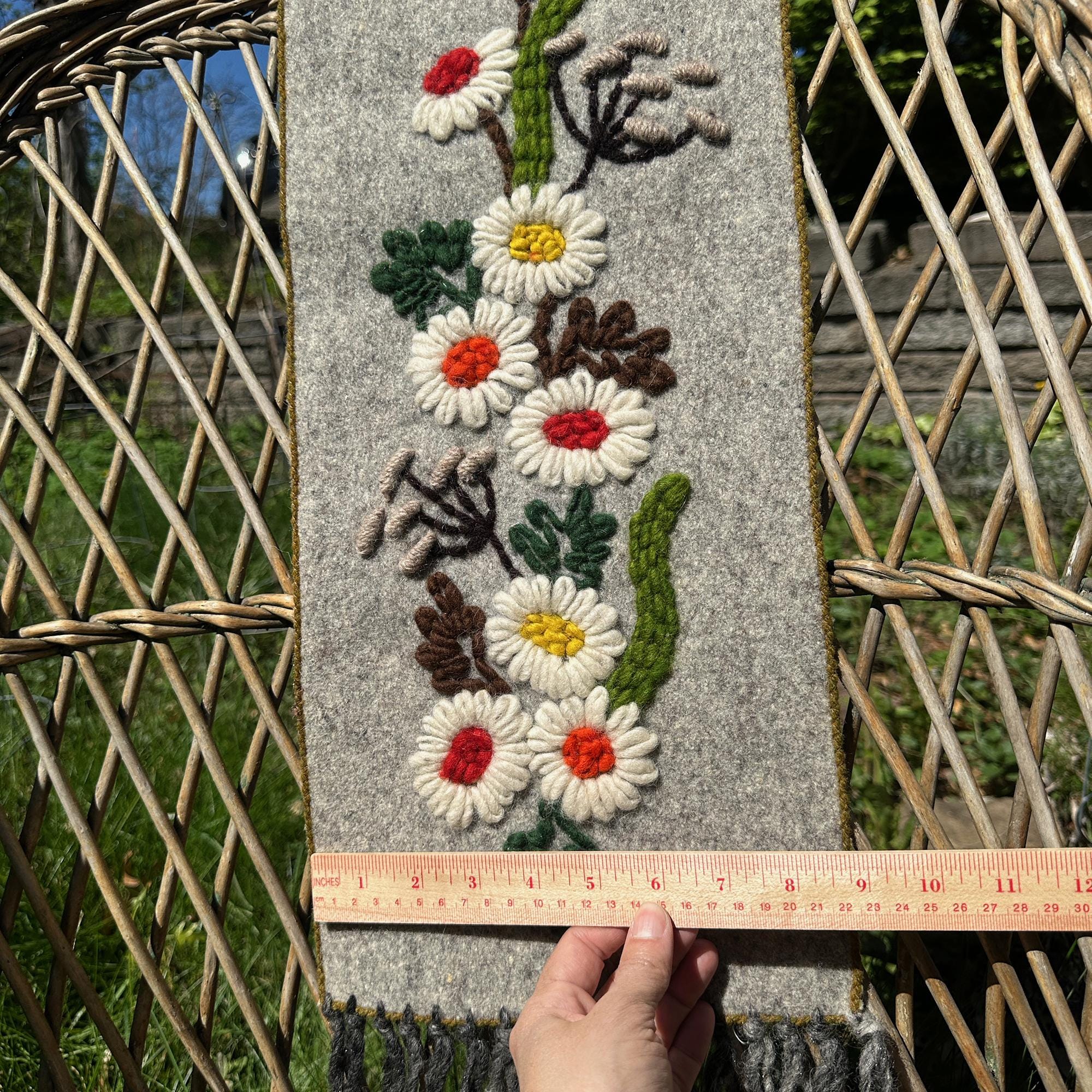 Vintage 1970s Wool Flower Wall Hanging // 20.5x9