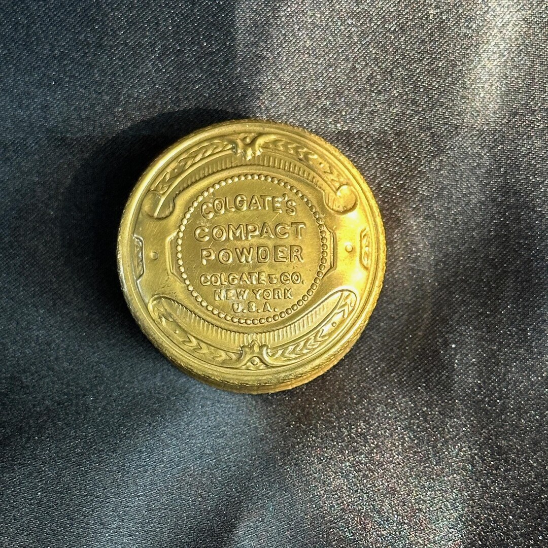 Antique Vintage Colgate's Compact Powder Tin // 1.5