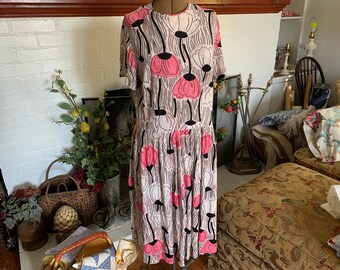 Vintage Dress by Toni Todd // Size M/L > pink, black, white, large scale floral tricot knit fabric, back zipper, skater, rockabilly