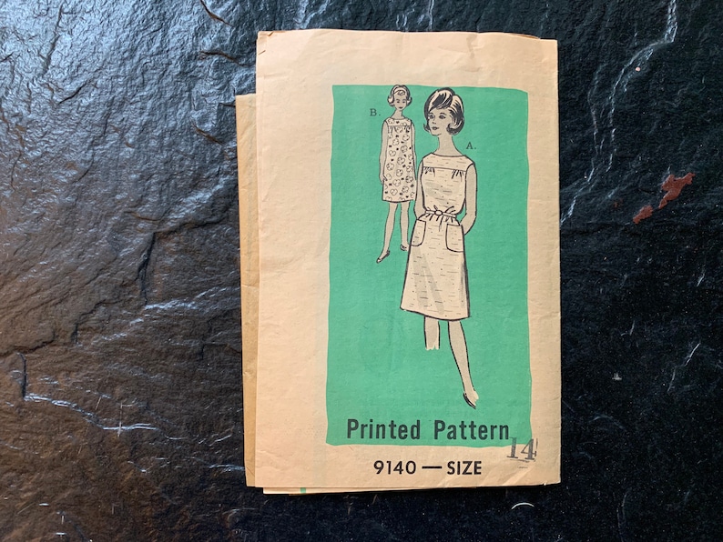 optional belt classic beach cover-up Antique Vintage 1960s Misses Sleeveless Dress with Big Pockets Mail Order 9140 Size 14 shift