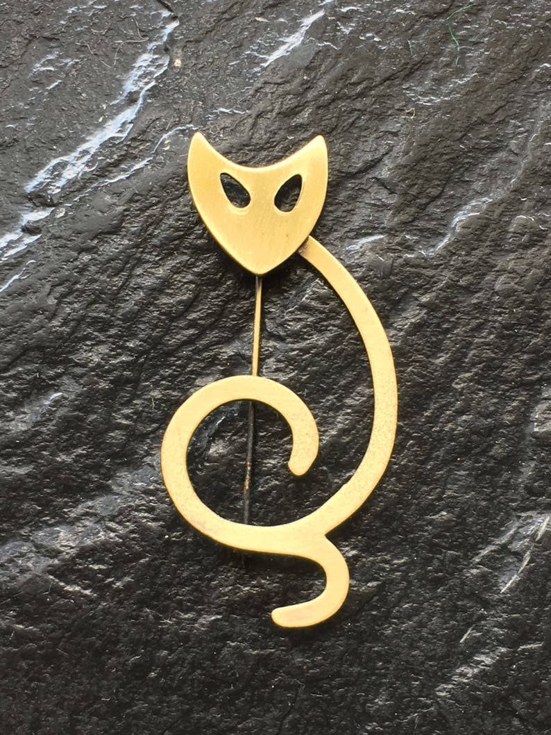 Vintage Mid-Century Modern Kitty Cat Pin 2 12 brass color Excellent