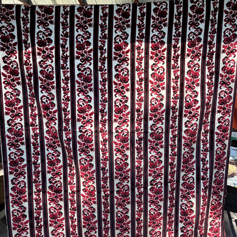 Vintage Sculpted Velvet Upholstery Fabric // 78x45