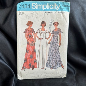 Vintage 1970s Misses' Bias Dress Pattern // Simplicity 7434 > Size 12 > maxi length, shawl cape collar, handkerchief hem