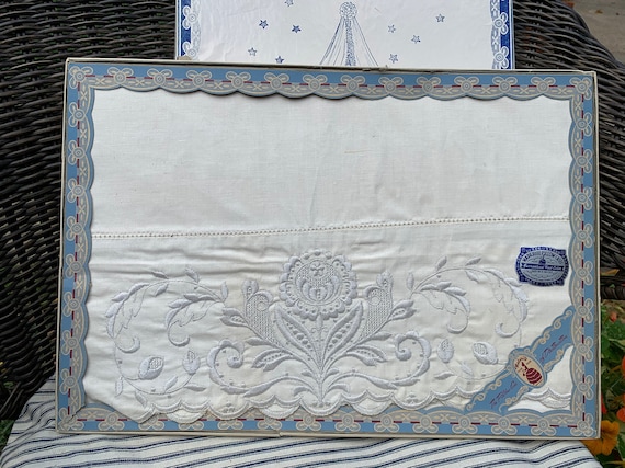 Vintage Maderite Embroidered Pillowcase Set // Pair Each - Etsy