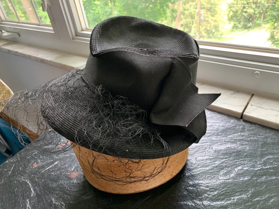 Vintage 1930s 1940s Doll Hat Tilt Topper Woven Navy Blue Red Flowers Straw Hat Original Late 1930s Red Straw Wide Brimmed Tilt Hat With  main image 3