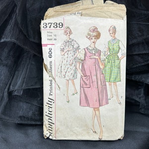 Vintage 1960s Misses&#39; Nightgown, Sleeveless Duster & Tie Belt Pattern // Simplicity 3739 &gt; sz 16 &gt; overdress, pinafore apron, large pockets