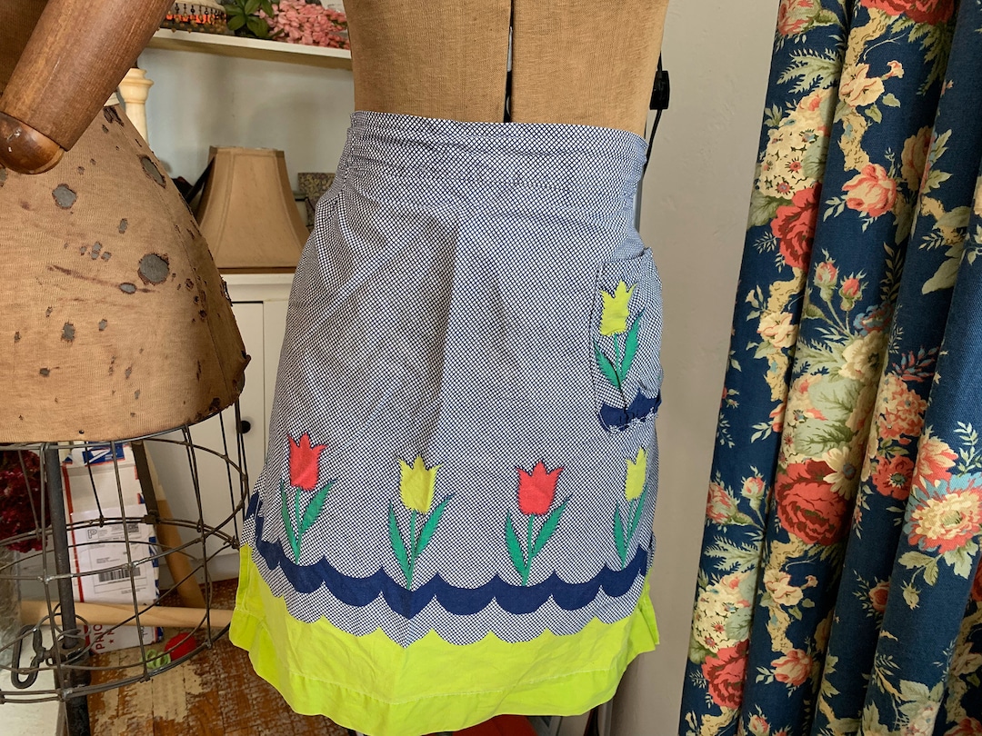 Vintage Tulip Border Print Cotton Fabric Apron // 18x19.5