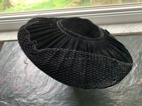 Vintage 1940s - 1950s Wide Brim Black Velvet Hat w