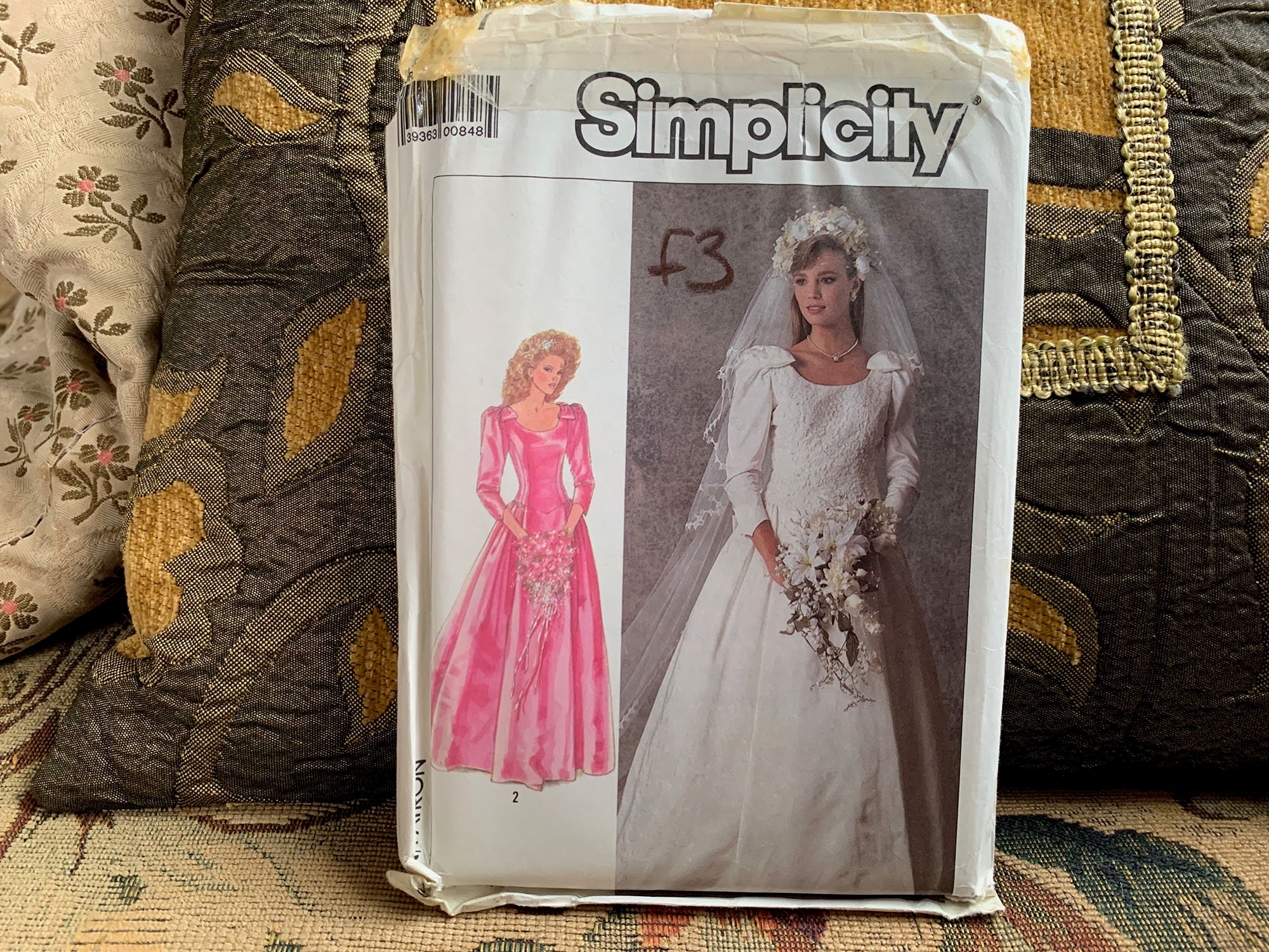 Vintage 1980s Brides' & Bridesmaids' Dress and Veil Pattern