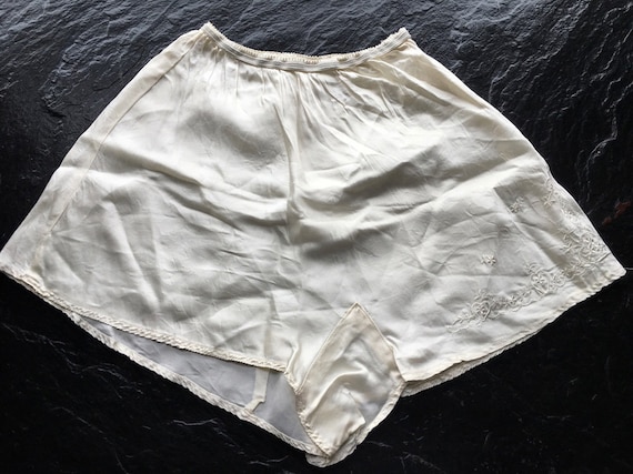 Vintage 20s-30s Silky White Panties / 20-36" elast