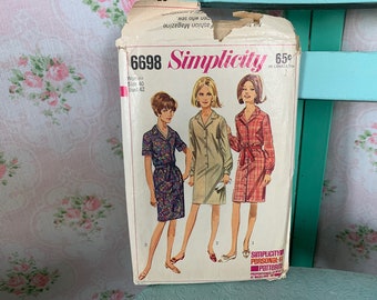 Vintage 1960s Women's One-Piece Shirt Dress Pattern // Simplicity 6698 > sz 40 > button down, notched lapel collar, sleeve variations