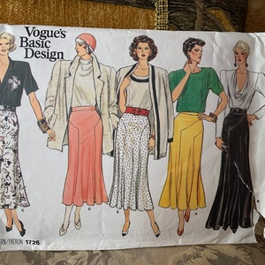 Vintage Vogue’s Basic Design Misses&#39; Skirt Pattern // 1726 &gt; taille 8 &gt; ajusté et évasé, fermeture à glissière latérale, mollet inférieur ou longueur du soir