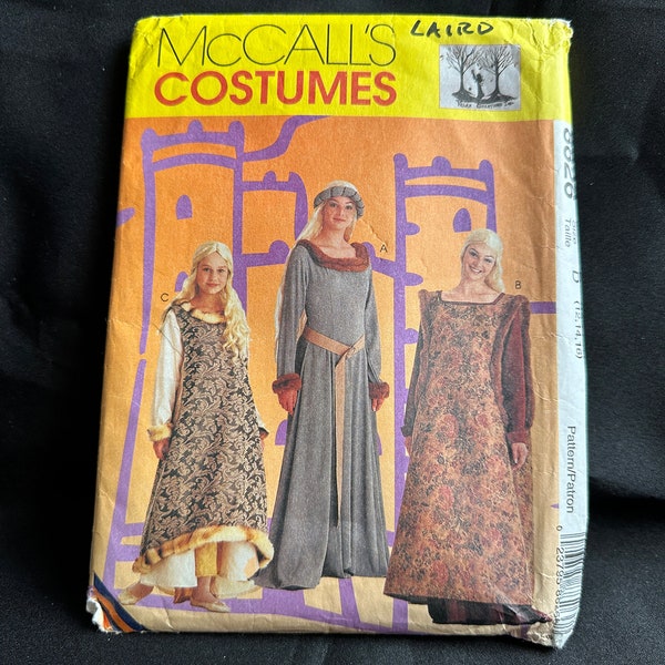 Historisch middeleeuws kostuumspatroon voor dames // McCall's 8826 > Maten 7-8 of 12-14-16 > Ongebruikt > jurk, overjurk, hoofddeksel