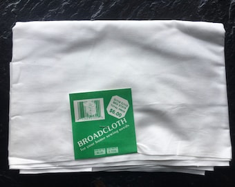 Vintage Solid White Broadcloth Fabric // 108x44" (3 yardas) > Material muerto no utilizado > acolchado, peso del vestido > etiqueta original de la tienda Woolworth de papel