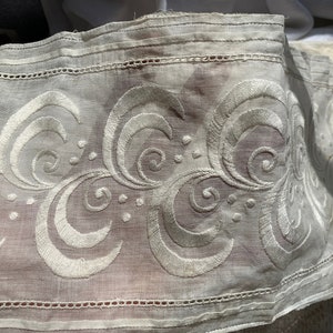 Vintage Breit Bestickte Borte 100x15 &gt; weißer Baumwoll Batist, Petticoat Rand, Pintucks, entredeux, handgefertigt