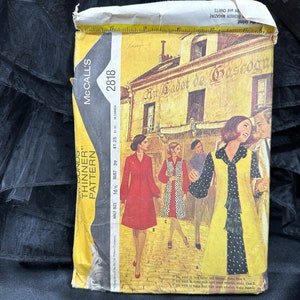 Vintage 1970s Half Size Dress & Sleeveless Coat Pattern // McCall&#39;s 2818 &gt; Size 16 1/2 &gt; long vest, signed illustration, French street scene