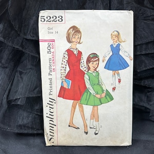 Vintage 1960er Mädchen Pullover & Bluse Muster // Simplicity 5223 &gt; Gr. 14 &gt; Shirt, ärmelloses Überkleid, Rundkragen, full 6 gore rock
