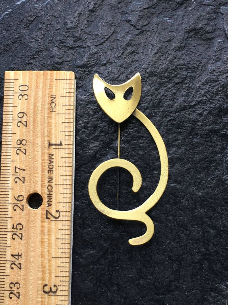 Vintage Mid-Century Modern Kitty Cat Pin 2 12 brass color Excellent