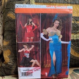 Burlesque, Showgirl Costume Pattern by Andrea Schewe // Simplicity 2535 >Sizes 8-10-12-14-16 > Unused > sleeveless, long gown or short skirt