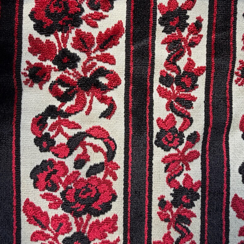 Vintage Sculpted Velvet Upholstery Fabric // 78x45