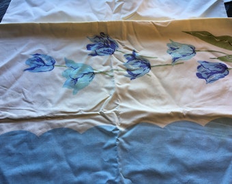 Vintage blaue Tulpen-Baumwollkissenbezug / / 33x20.5 "> blau Rand, blau und lila Tulpe Blumen Schneider