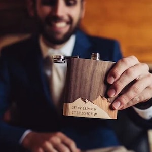 Personalized Groomsmen Flasks, Groomsman Gift, Flask for Groomsmen Custom Flask, Black Hip Flask, Groomsmen Gifts, Gifts for Wedding Party