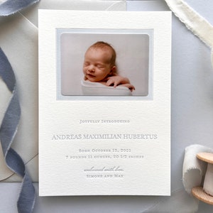 Letterpress Baby-Geburtsanzeige mit Foto - 50 flache Karten mit Umschlägen - 1 Druckfarbe - Individuell, Junge Modern, Neugeborene, Klassisch BA111