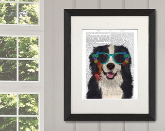 Estampado de perro de montaña bernés – Arte de perro con gafas de flores en página de libro antiguo