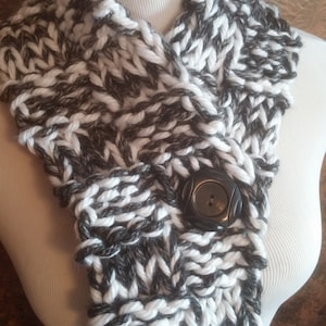 Winter Knit Button Cowl in Cream