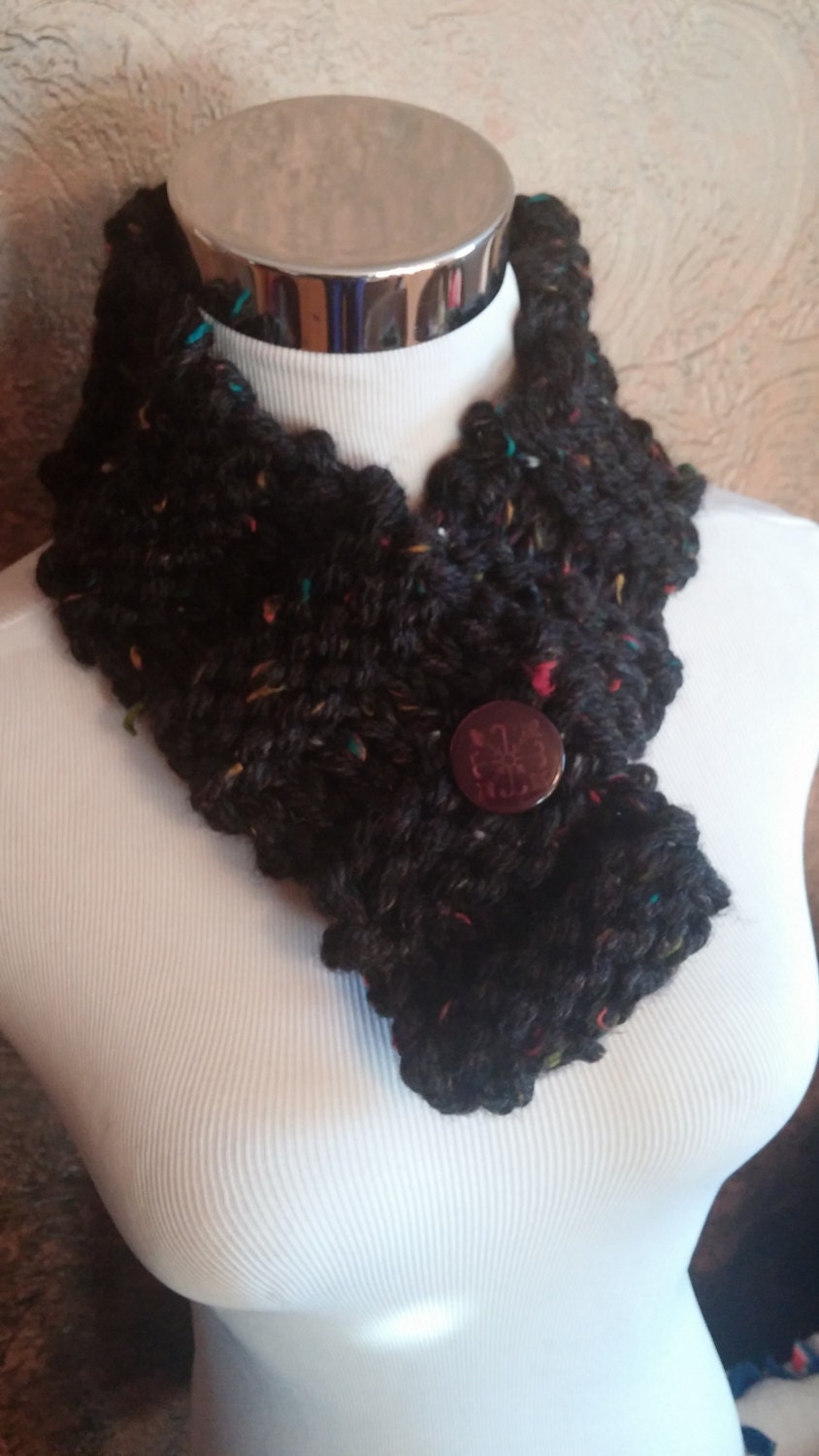 ONLY ONE Black Chunky Knit Winter Cowl with Maroon Button