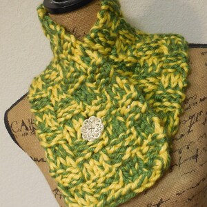 ONLY ONE Green and Yellow Winter Knit Button Cowl