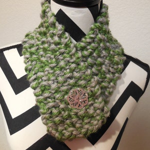 ONLY ONE Gray and Green Button Cowl