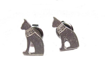 Les boucles d'oreilles de chat en argent