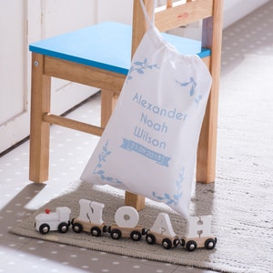 Tren de madera blanco con letras para bautizo, exclusivo, con bolsa, regalo de bautizo, tren de juguete de madera blanco, tren de madera pintado, regalo de cumpleaños, corazón